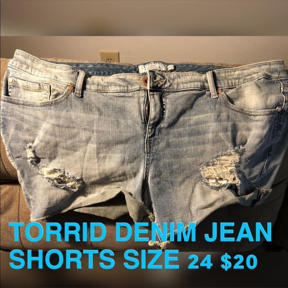 TORRID DENIM SHORTS